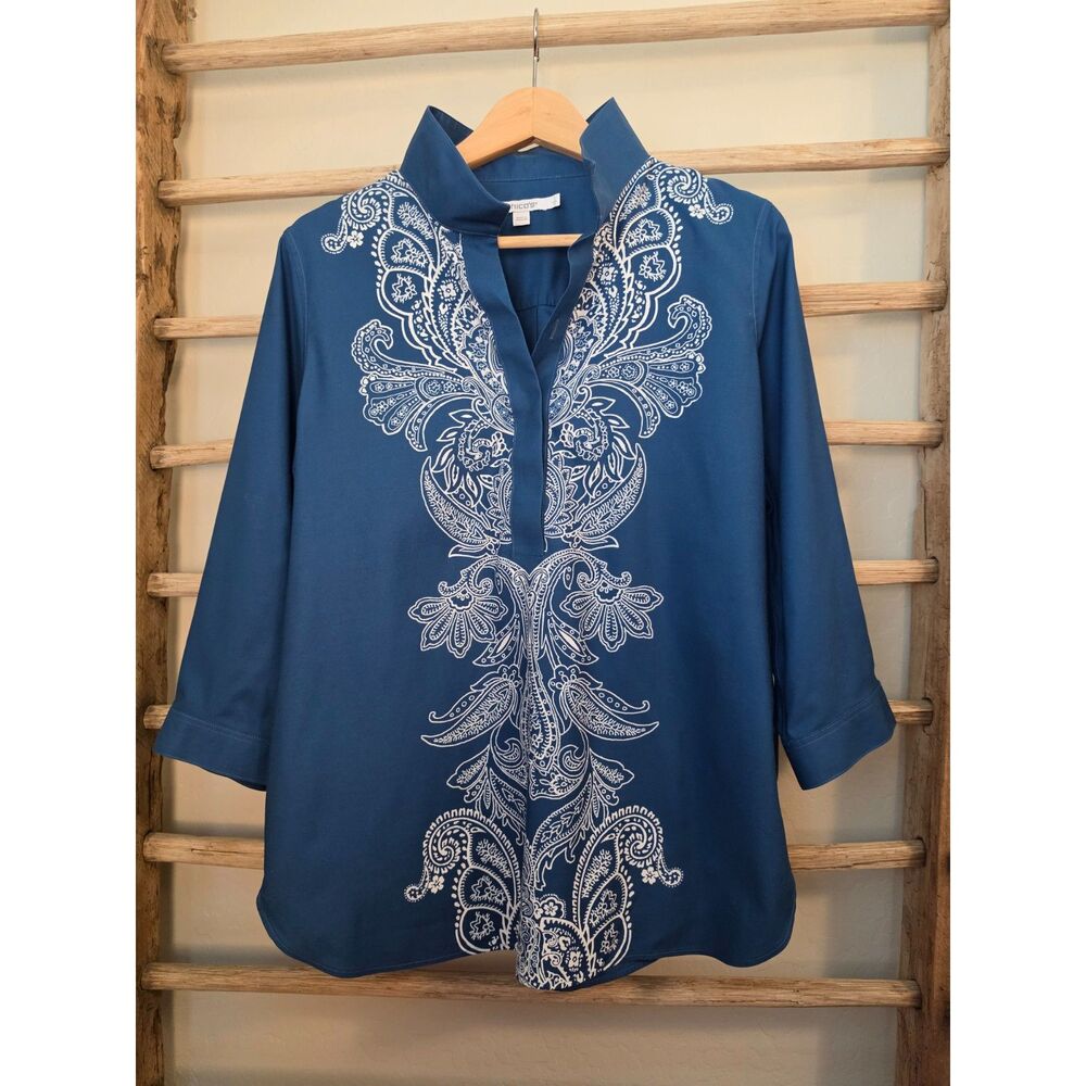Chico’s Size 1 US 8 Blue White Paisley Print Cotton Stretch Tunic Shirt